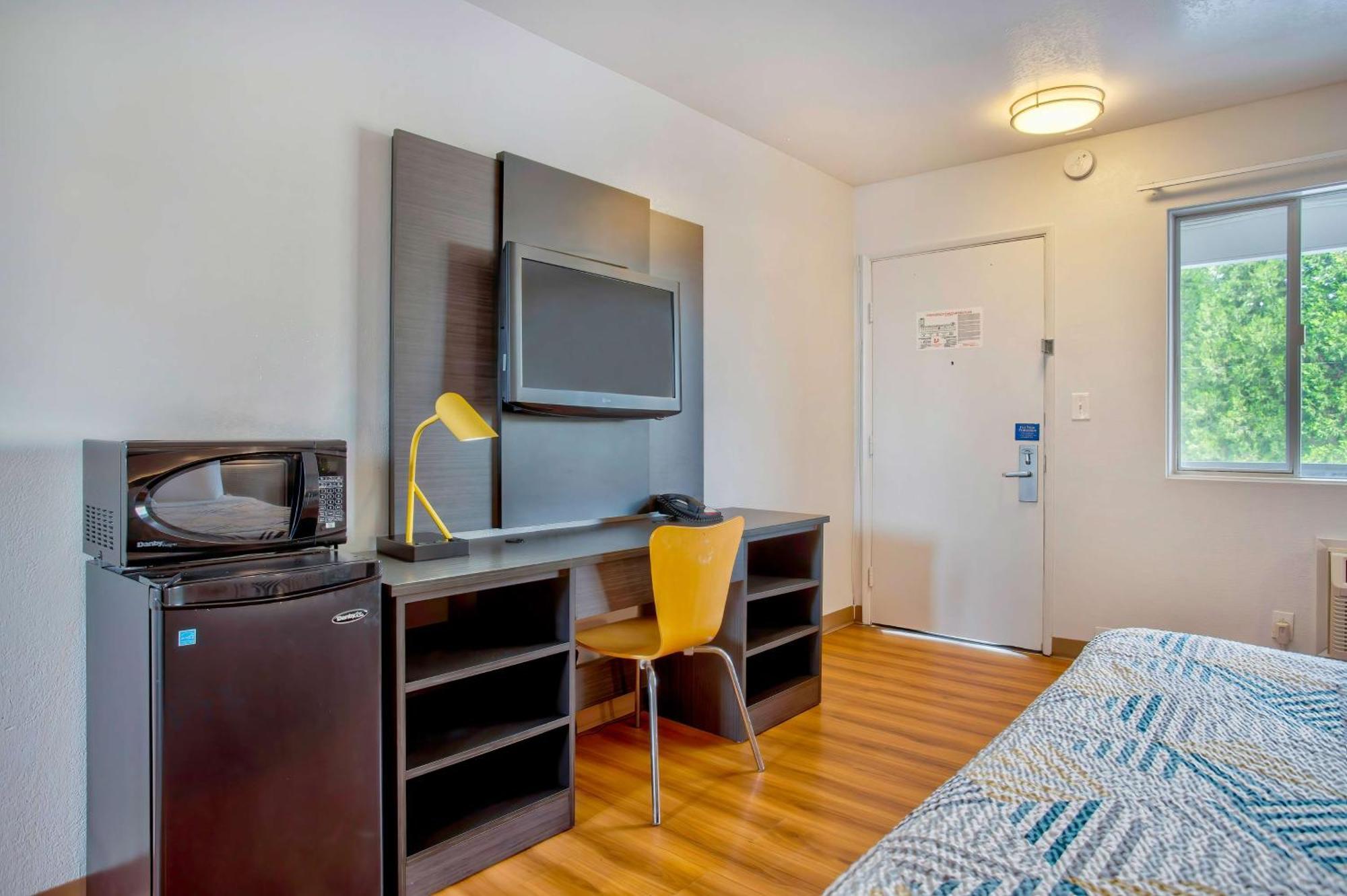Motel 6-Salem, OR - Expo Center Esterno foto