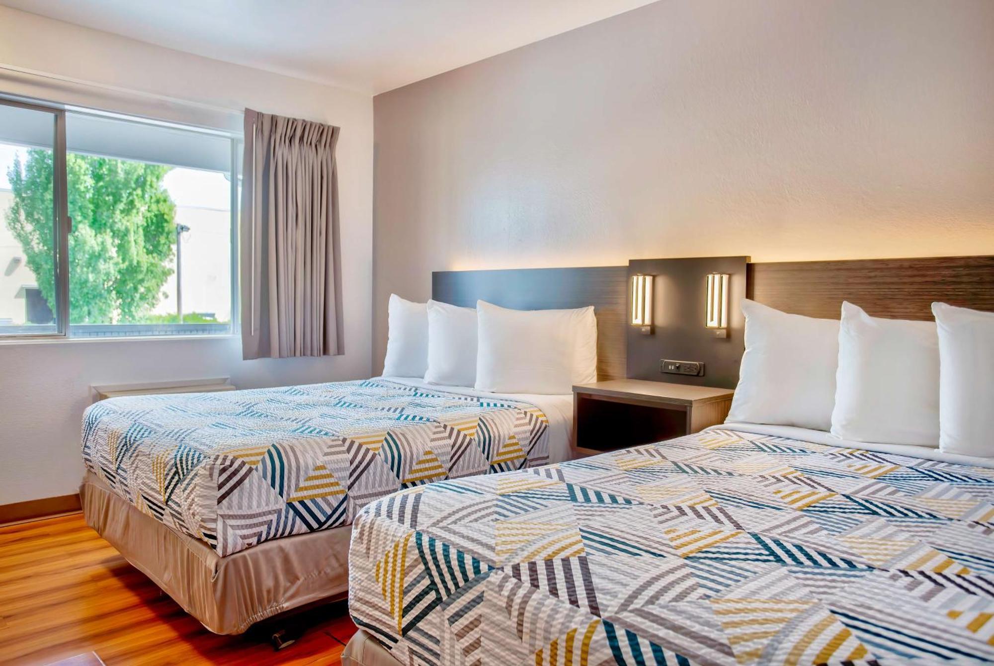 Motel 6-Salem, OR - Expo Center Esterno foto