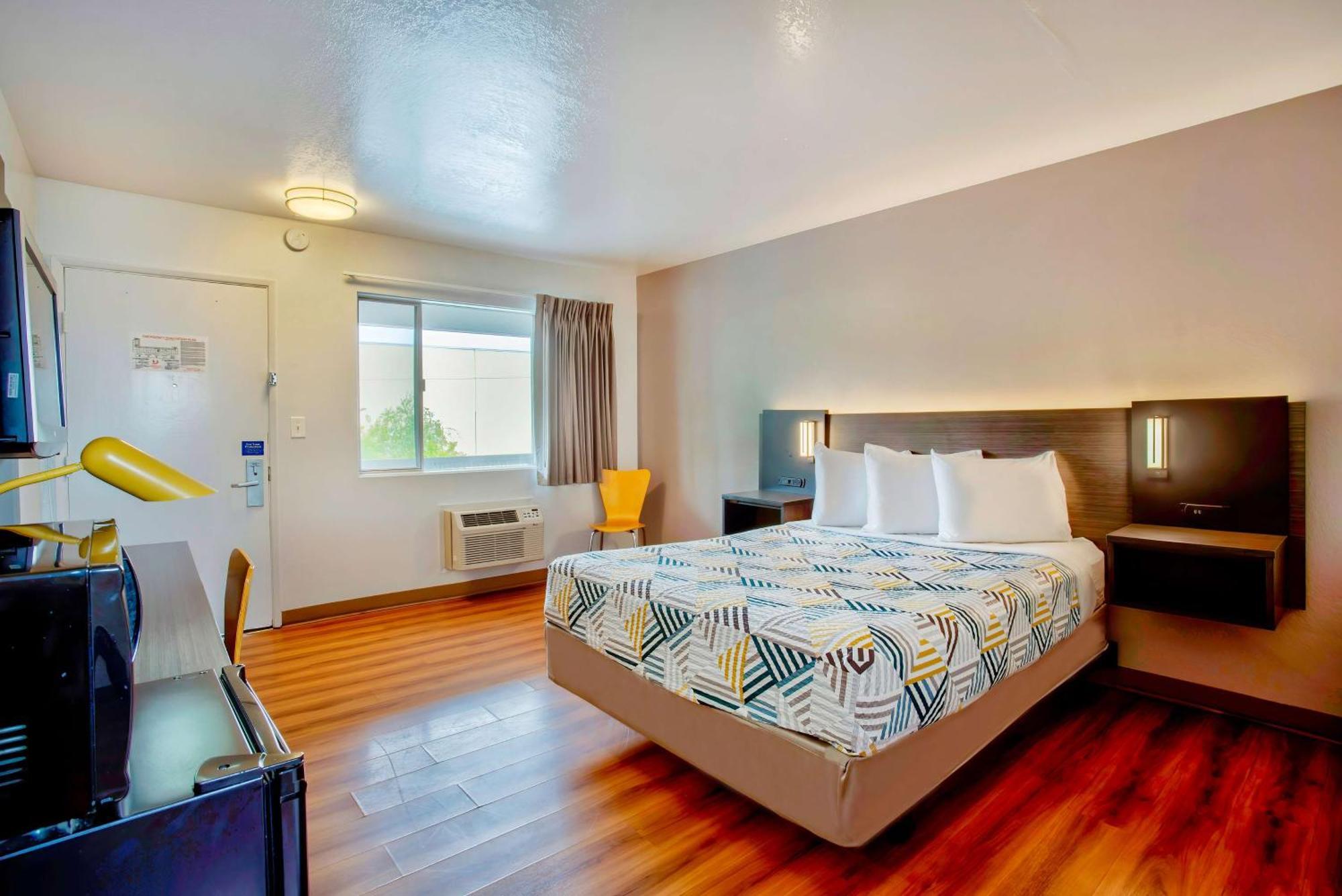 Motel 6-Salem, OR - Expo Center Esterno foto