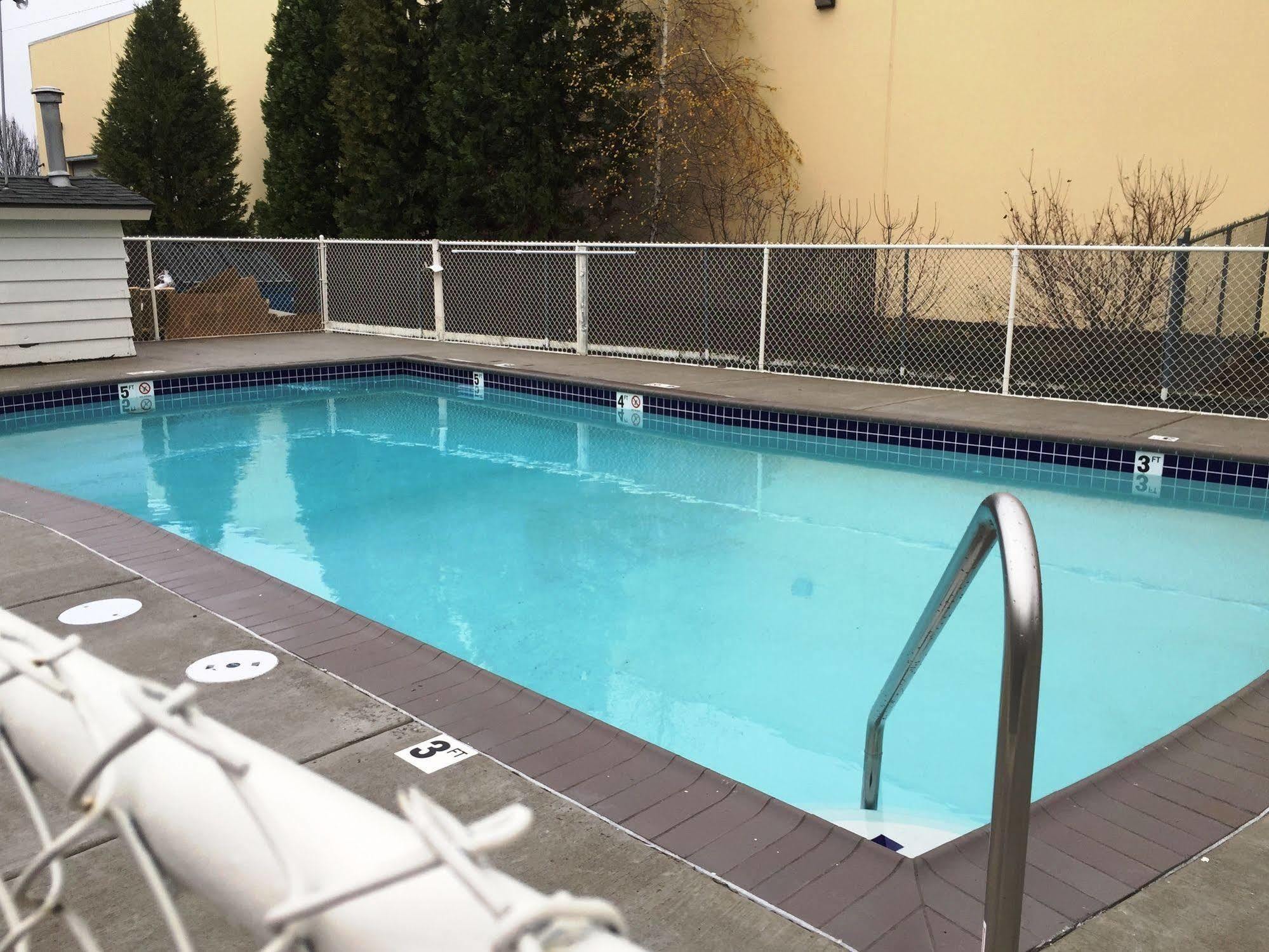 Motel 6-Salem, OR - Expo Center Esterno foto